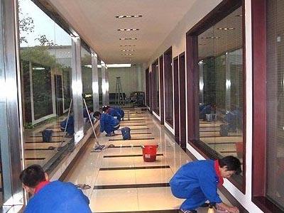 公司保潔現場